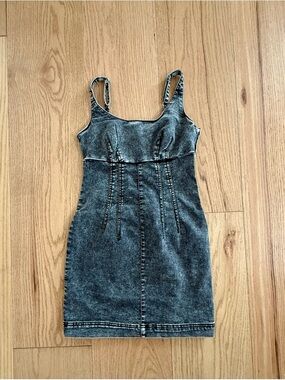 No Boundaries Black Knit Top with Tag Detail